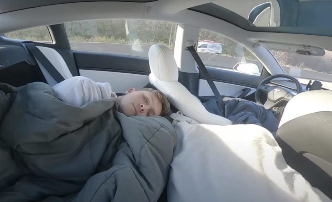 TikTok star criminally uses Tesla Autopilot and posts video evidence