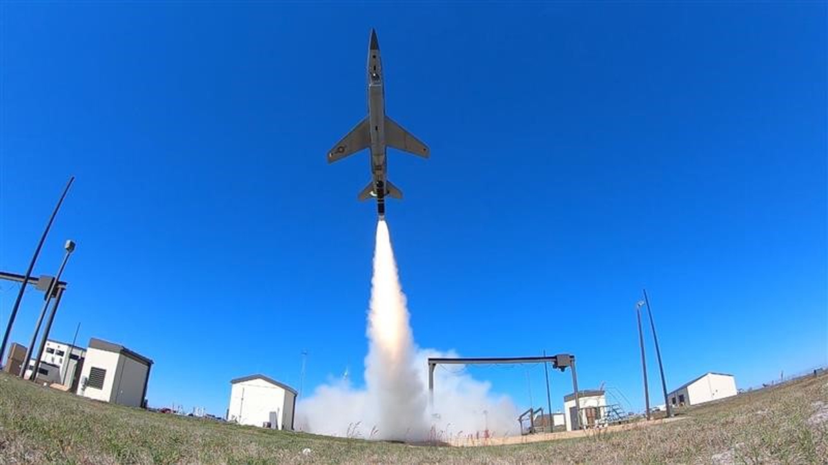 The Air Force’s first Skyborg autonomous drone prototype made its first ...