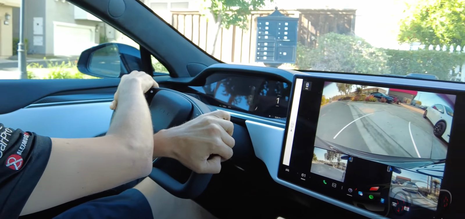 Tesla might be cracking on the yoke steering wheel and planning to offer an option for a regular