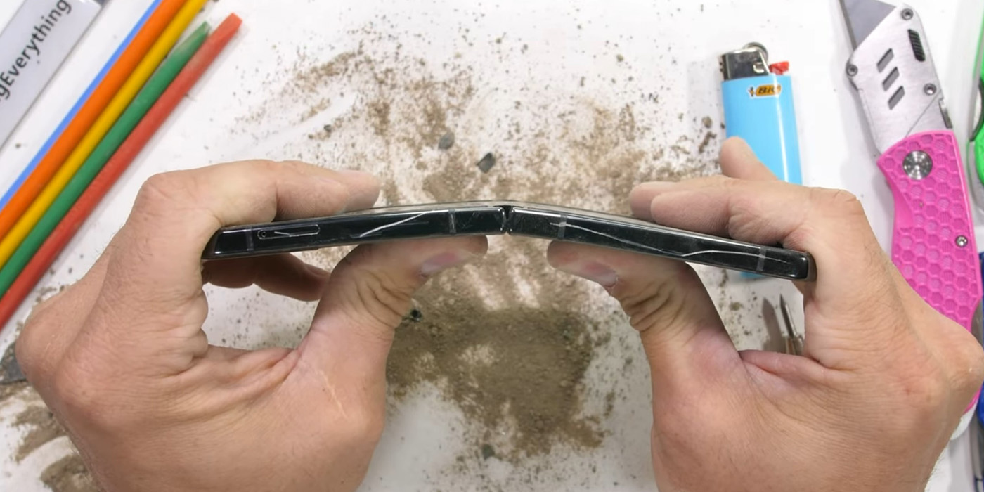 Galaxy Z Flip 4’s new hinge pops out of place in extreme torture test