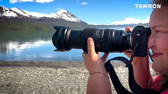 Sony E-mount zoom lenses